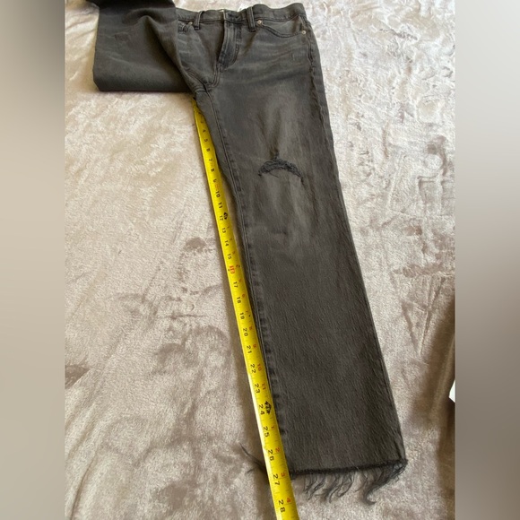 New Madewell the perfect vintage jean women’s size 27
Color Gray - Picture 8 of 16